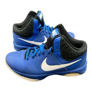 Nike #749167-400 Men’s Air Visi Pro VI Sneaker